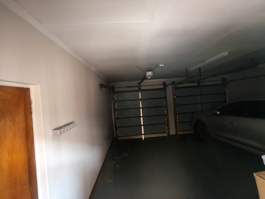 3 Bedroom Property for Sale in Safari Gardens North West